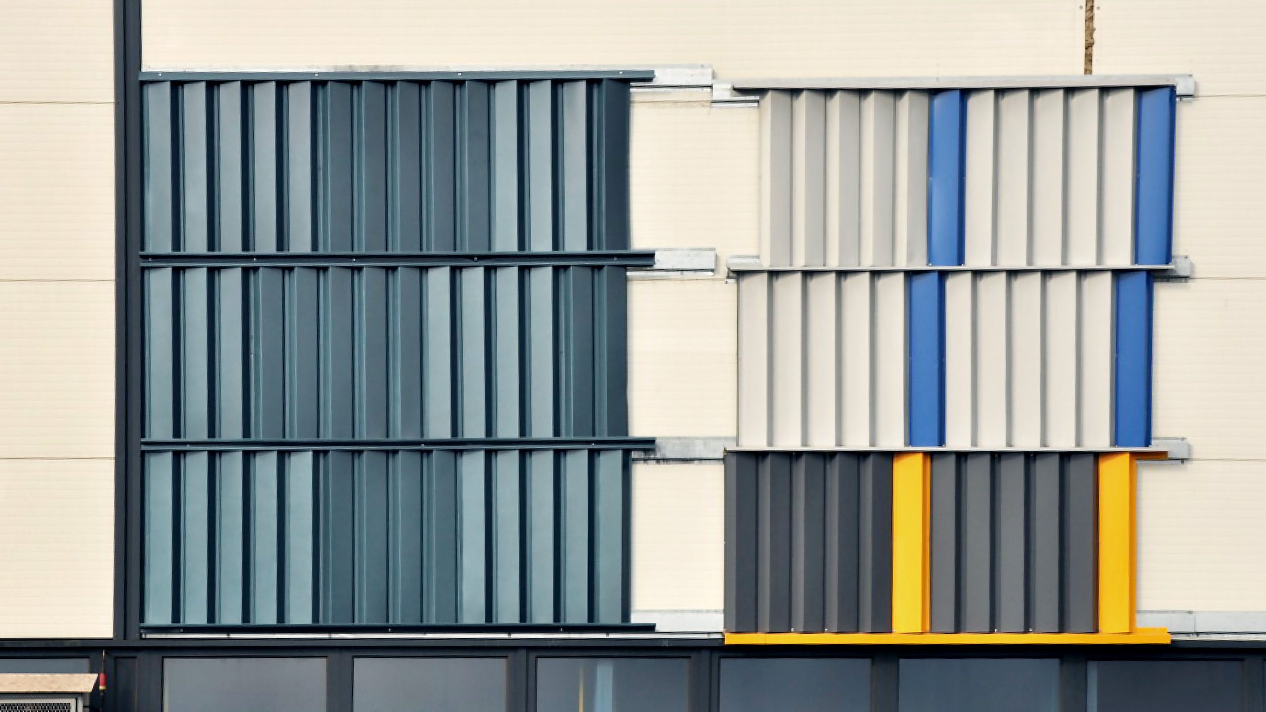 The colours of prefabricated facade panels are easy to check.